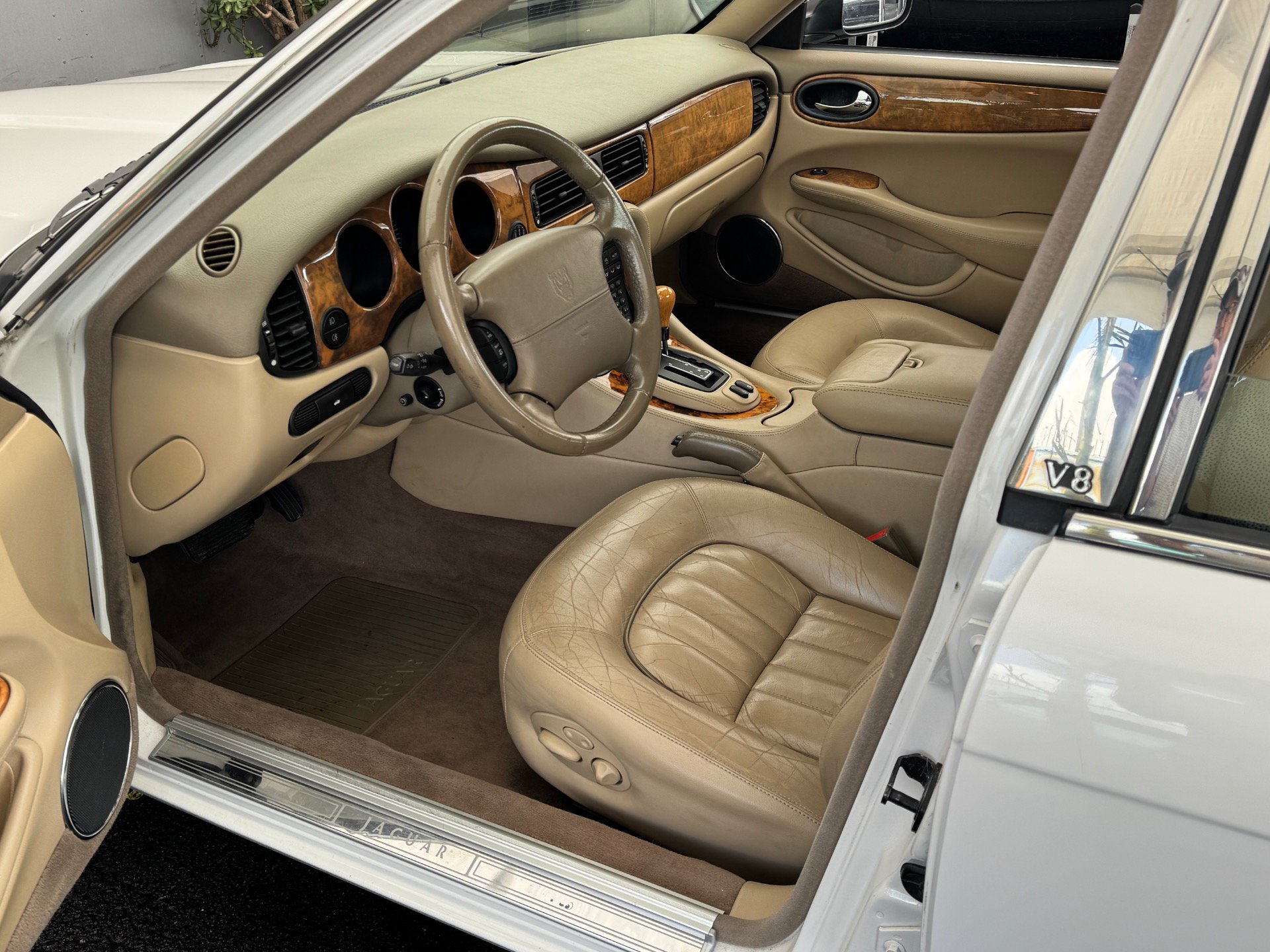 Used 2001 Jaguar XJ8 RWD image 43