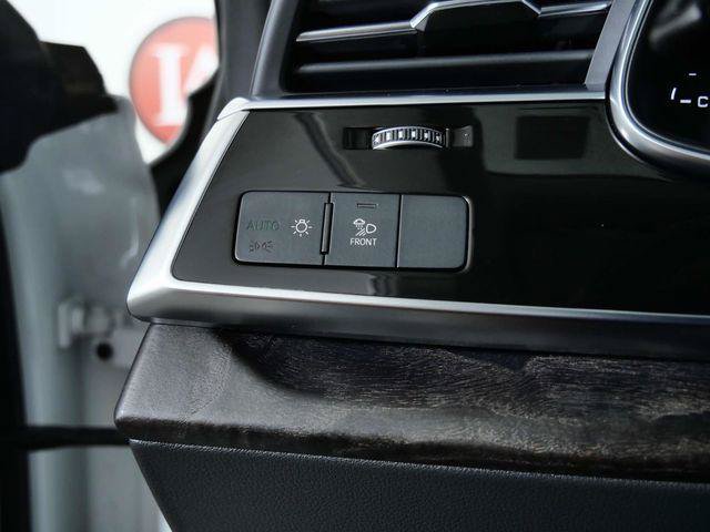 Used 2023 Audi Q8 Premium AWD/4WD image 23