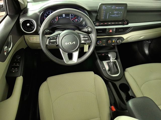 Used 2023 Kia Forte LXS w/ LXS Technology Package FWD image 2