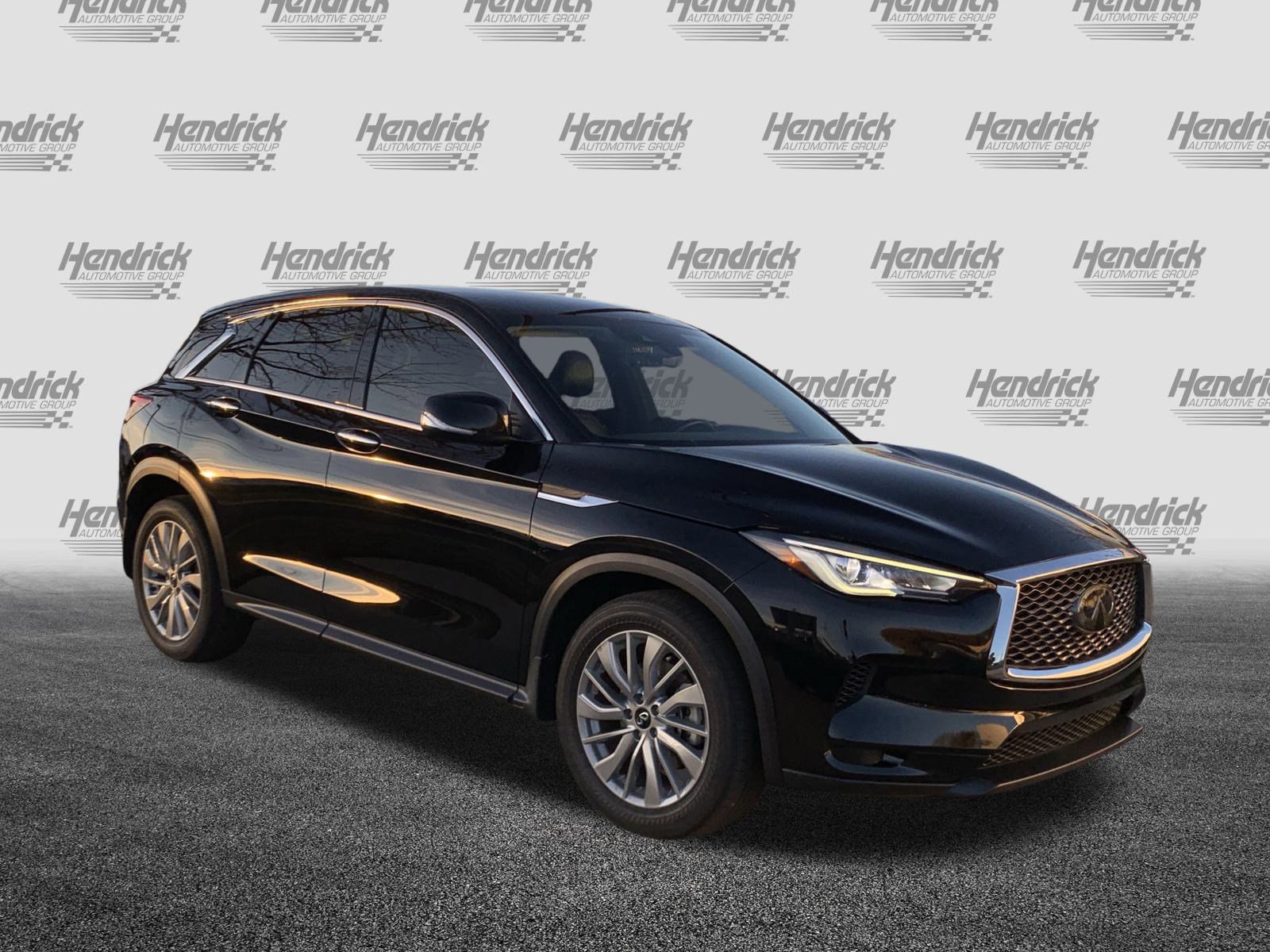 Used 2023 INFINITI QX50 Pure image 2