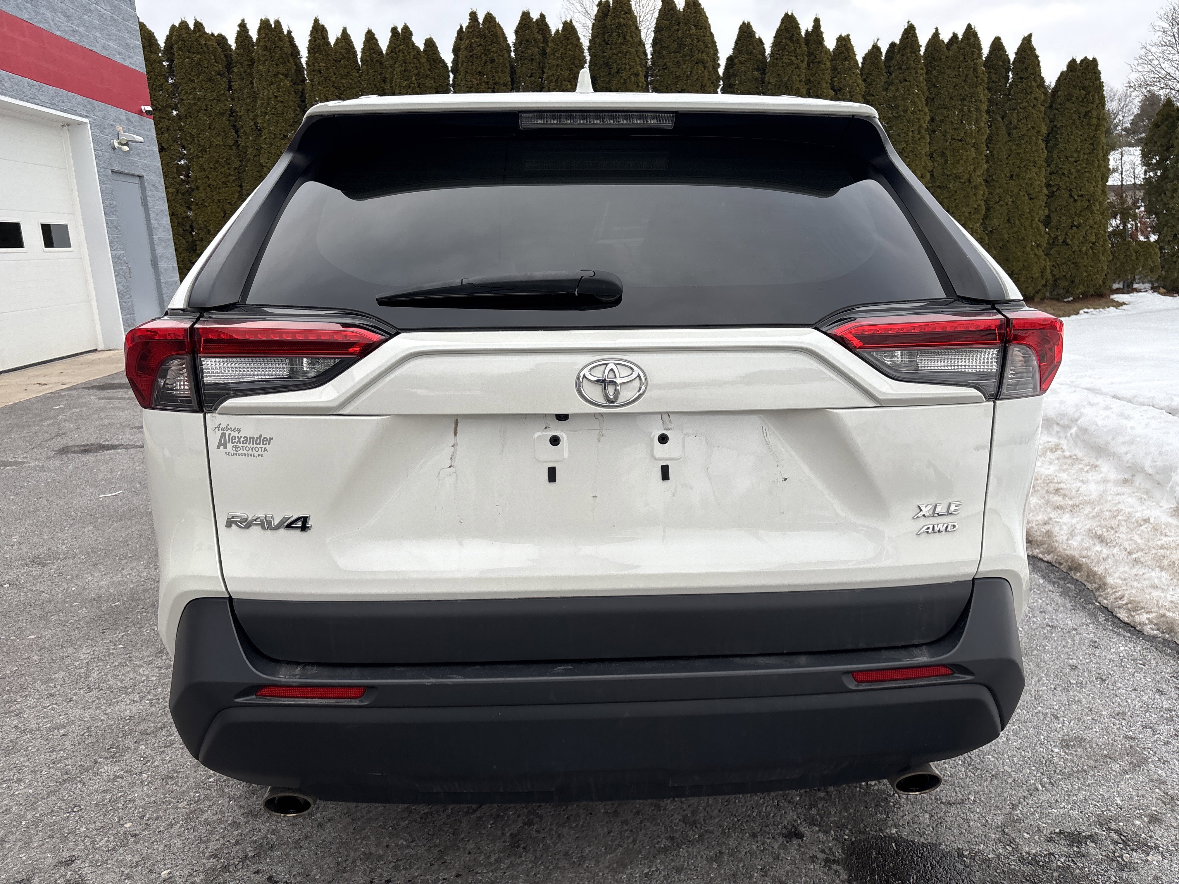 Certified 2022 Toyota RAV4 XLE Premium image 4