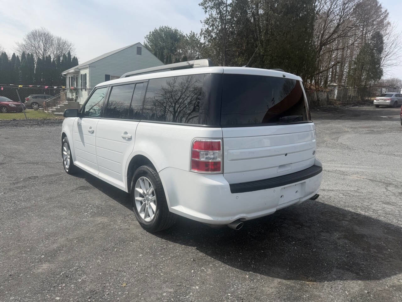 Used 2017 Ford Flex SE image 6