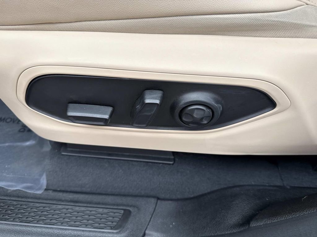 Used 2023 Jeep Grand Cherokee L Limited w/ Luxury Tech Group II image 27