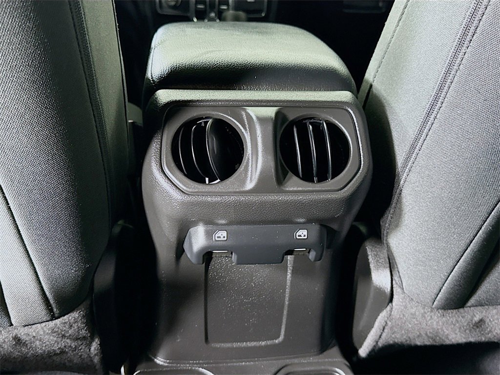 Used 2022 Jeep Wrangler Unlimited Sport image 28