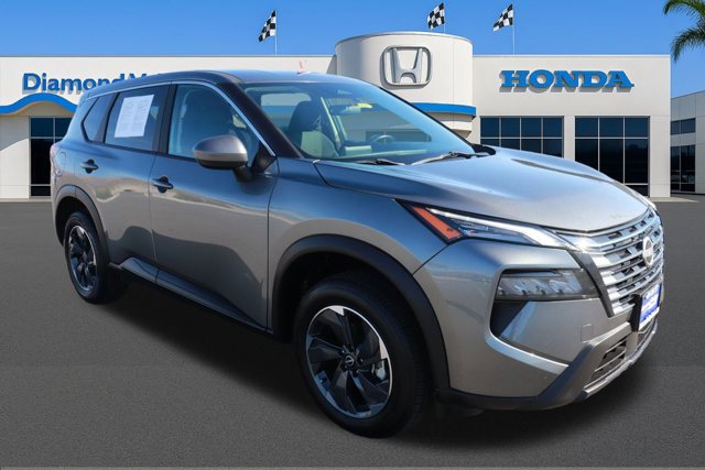 Used 2024 Nissan Rogue SV image 1