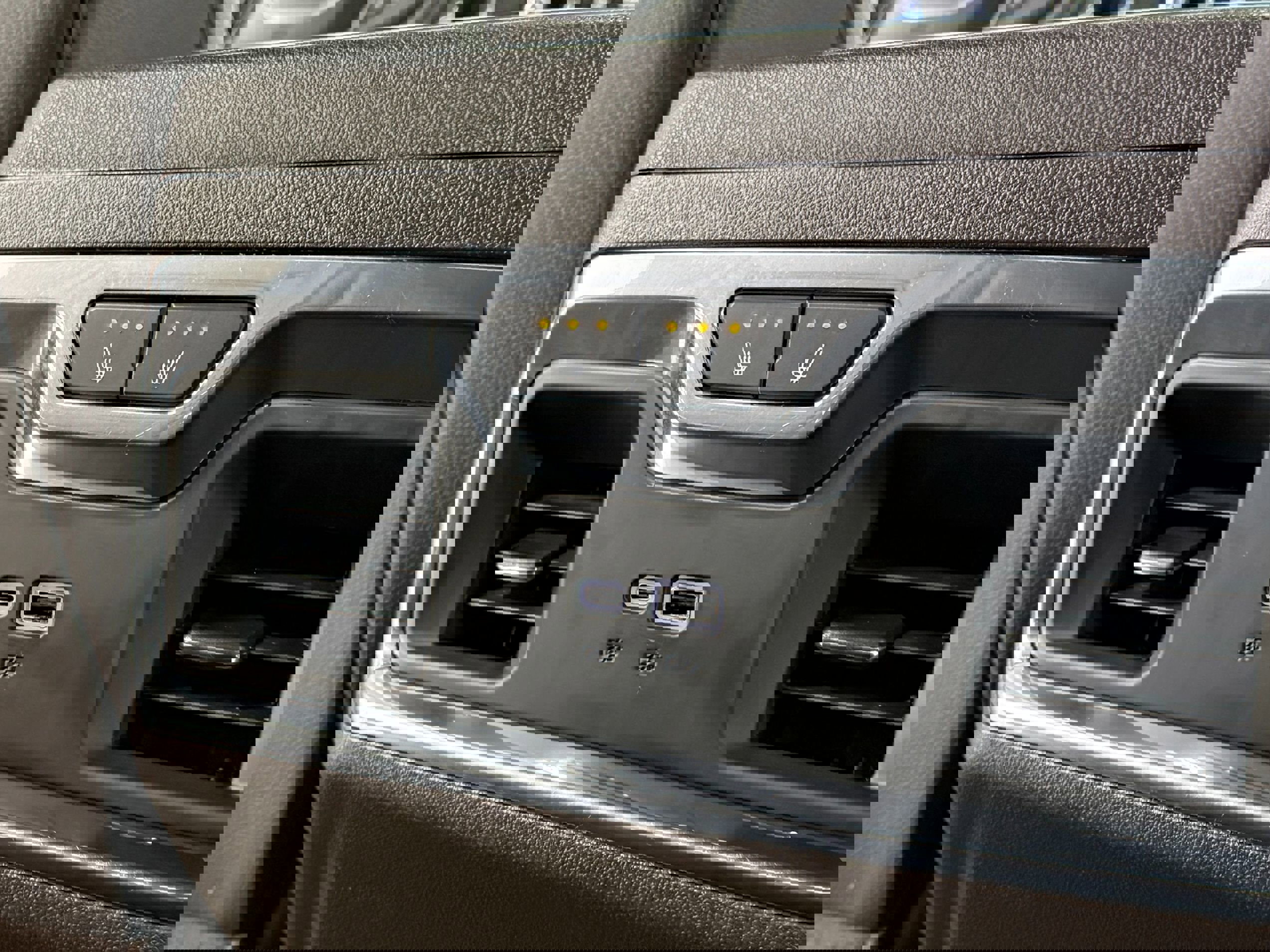 Used 2024 GMC Sierra 2500 Denali w/ Denali Reserve Package image 37