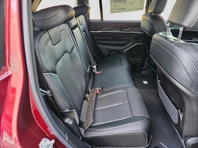 New 2026 Jeep Grand Cherokee Limited AWD/4WD image 16