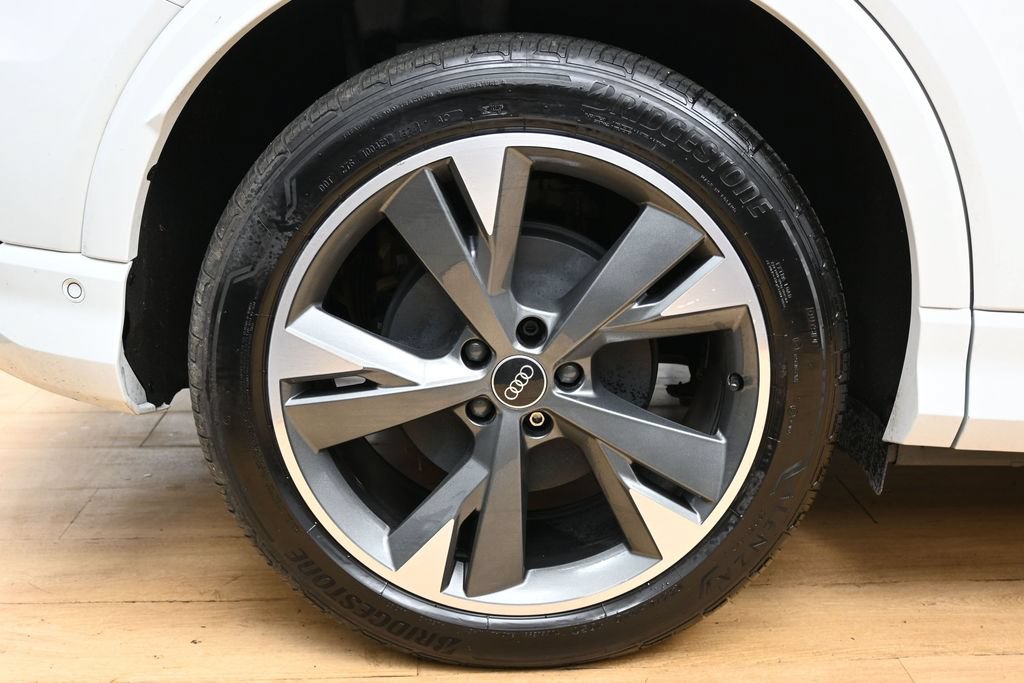 Used 2023 Audi Q4 e-tron Prestige AWD/4WD image 12