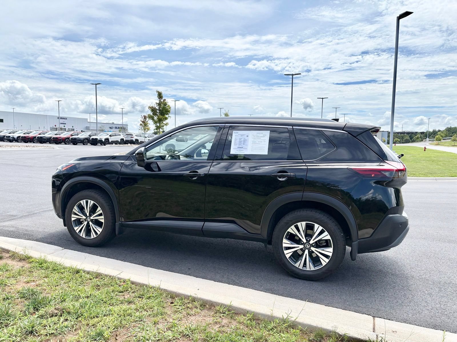 Used 2021 Nissan Rogue SV w/ Premium Package AWD/4WD image 5