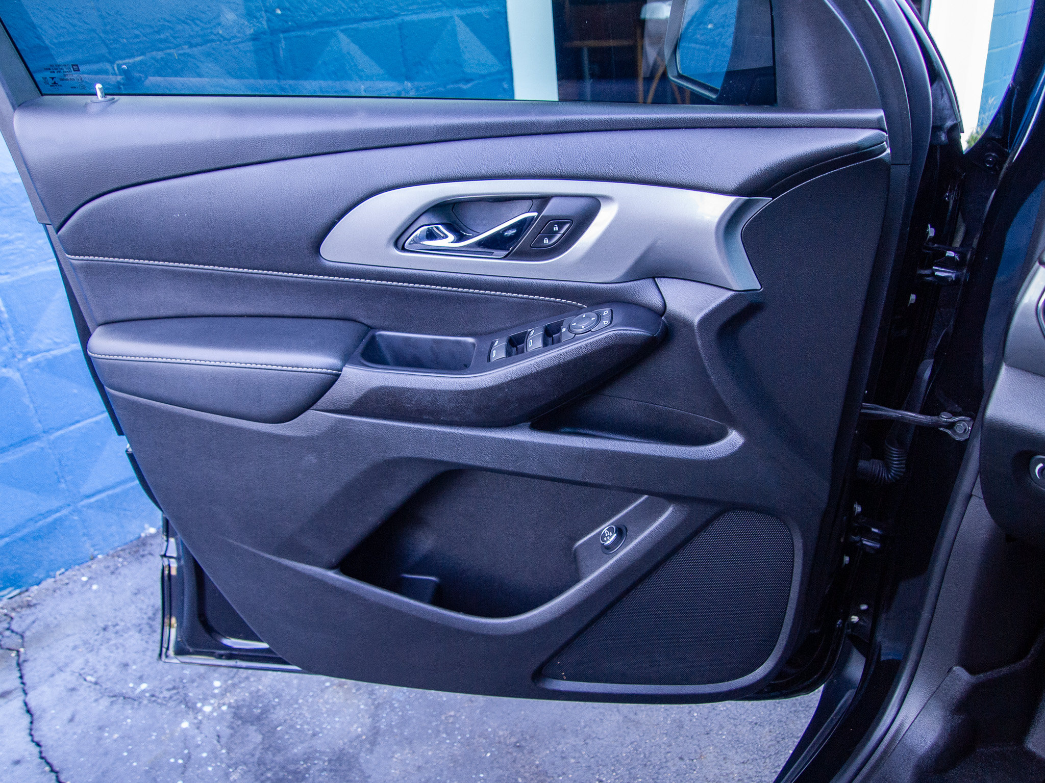 Used 2022 Chevrolet Traverse LT AWD/4WD image 11