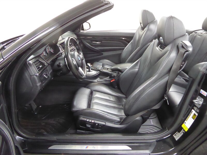 Used 2015 BMW M4 Convertible RWD image 29