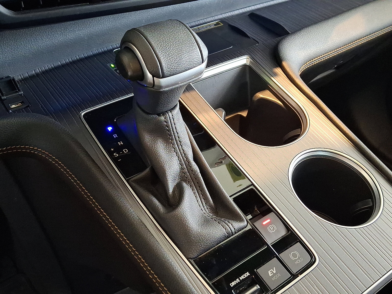 Certified 2023 Toyota Sienna XLE Woodland Edition image 16