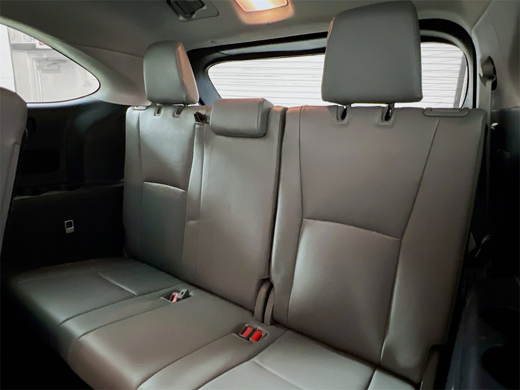 Used 2021 Toyota Highlander XLE image 25