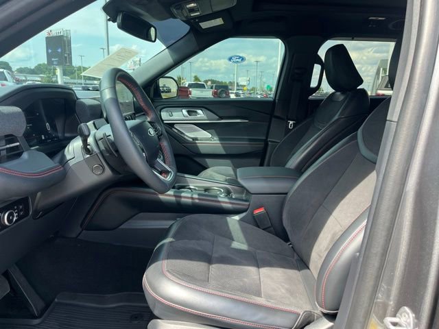 Used 2025 Ford Explorer ST AWD/4WD image 5