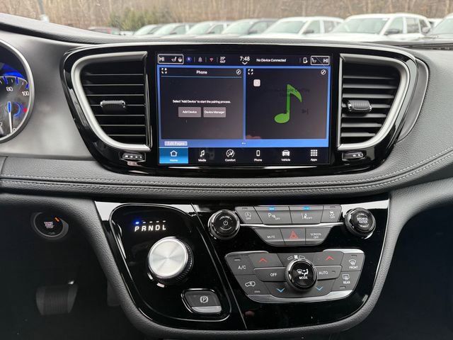 New 2026 Chrysler Pacifica Select image 2