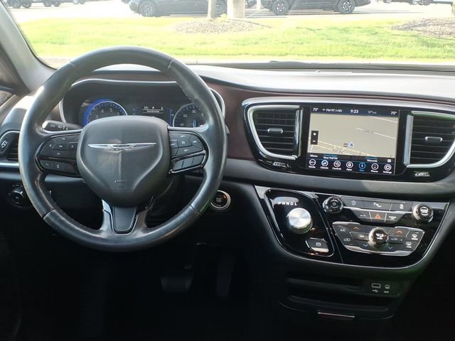 Certified 2020 Chrysler Pacifica Touring-L image 10