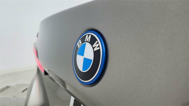 Used 2025 BMW i5 xDrive40 image 17