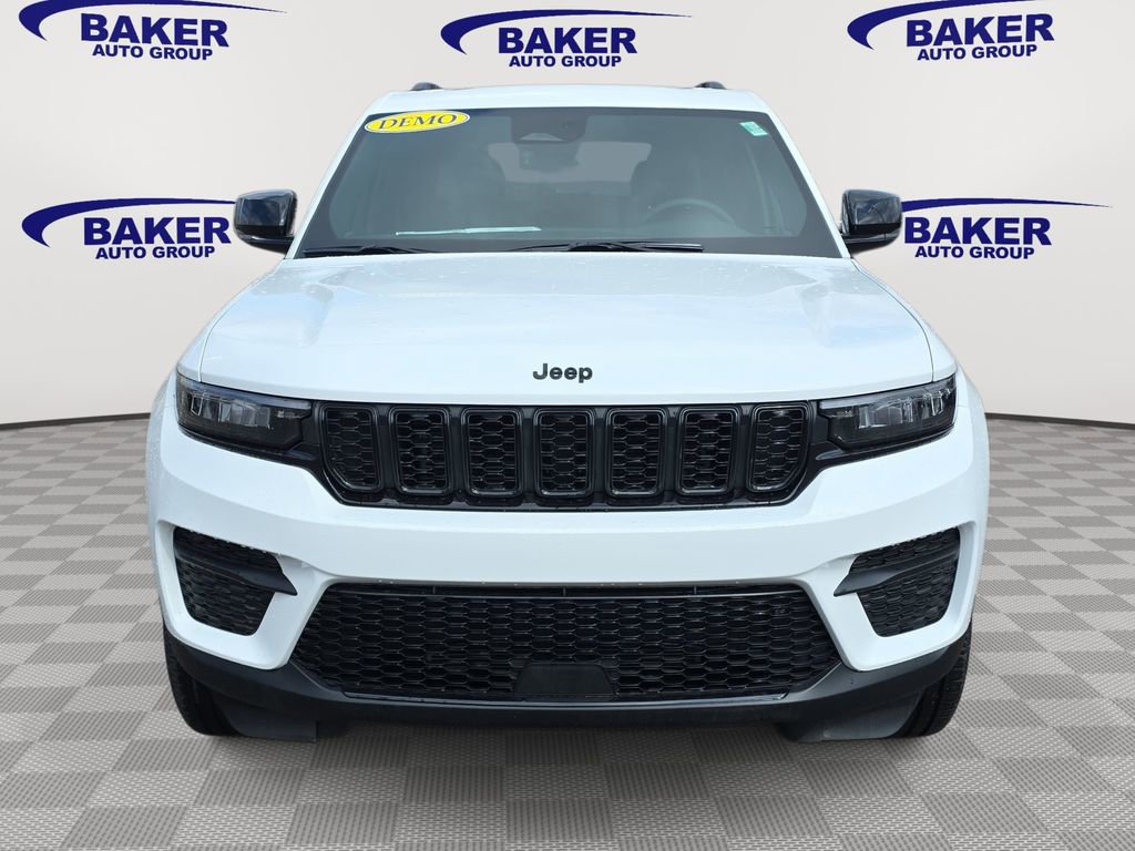 New 2025 Jeep Grand Cherokee Altitude image 8