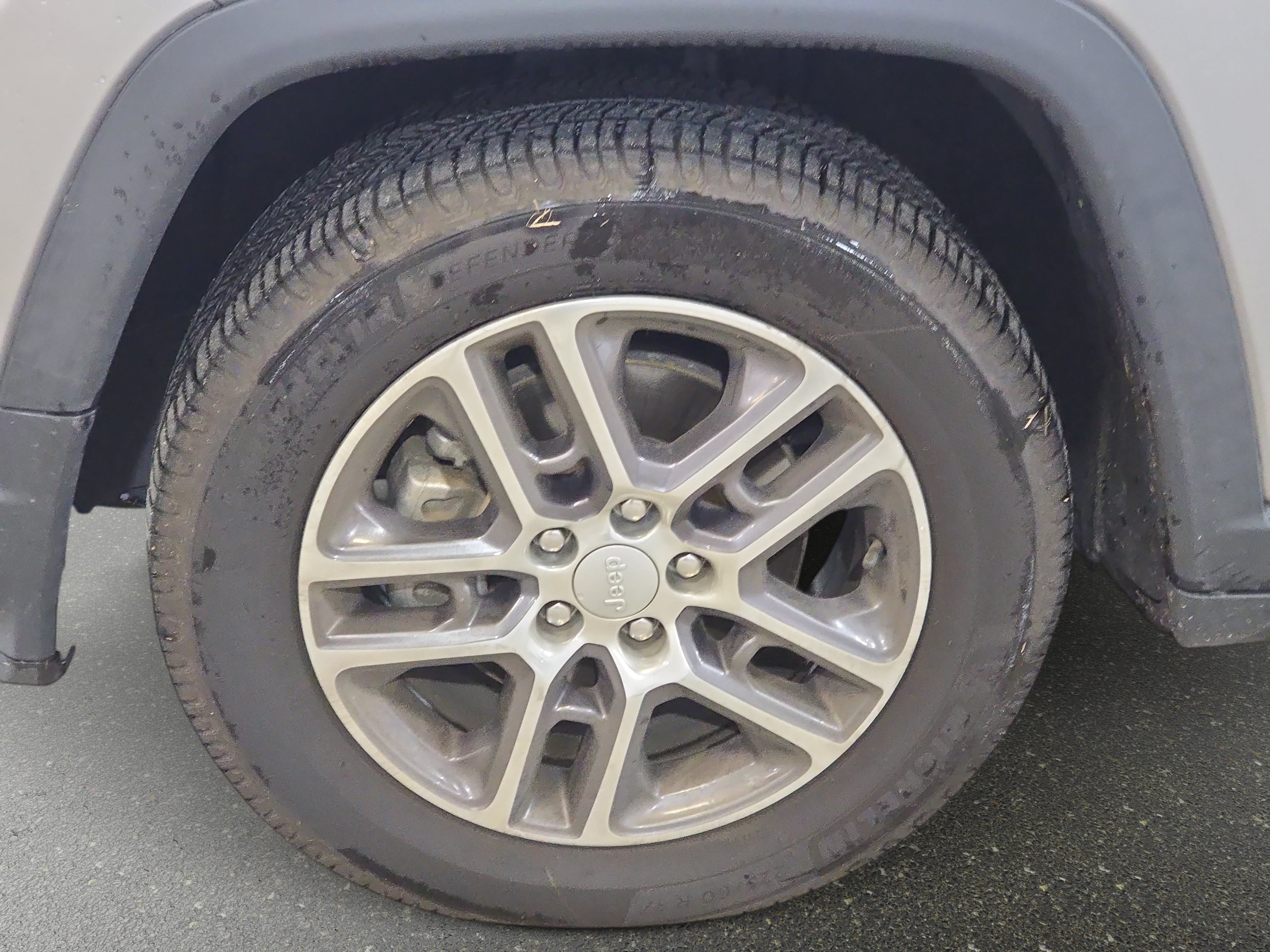 Used 2019 Jeep Compass Latitude w/ Popular Equipment Group FWD image 12
