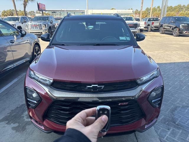 Used 2023 Chevrolet TrailBlazer RS w/ Sun and Liftgate Package image 2