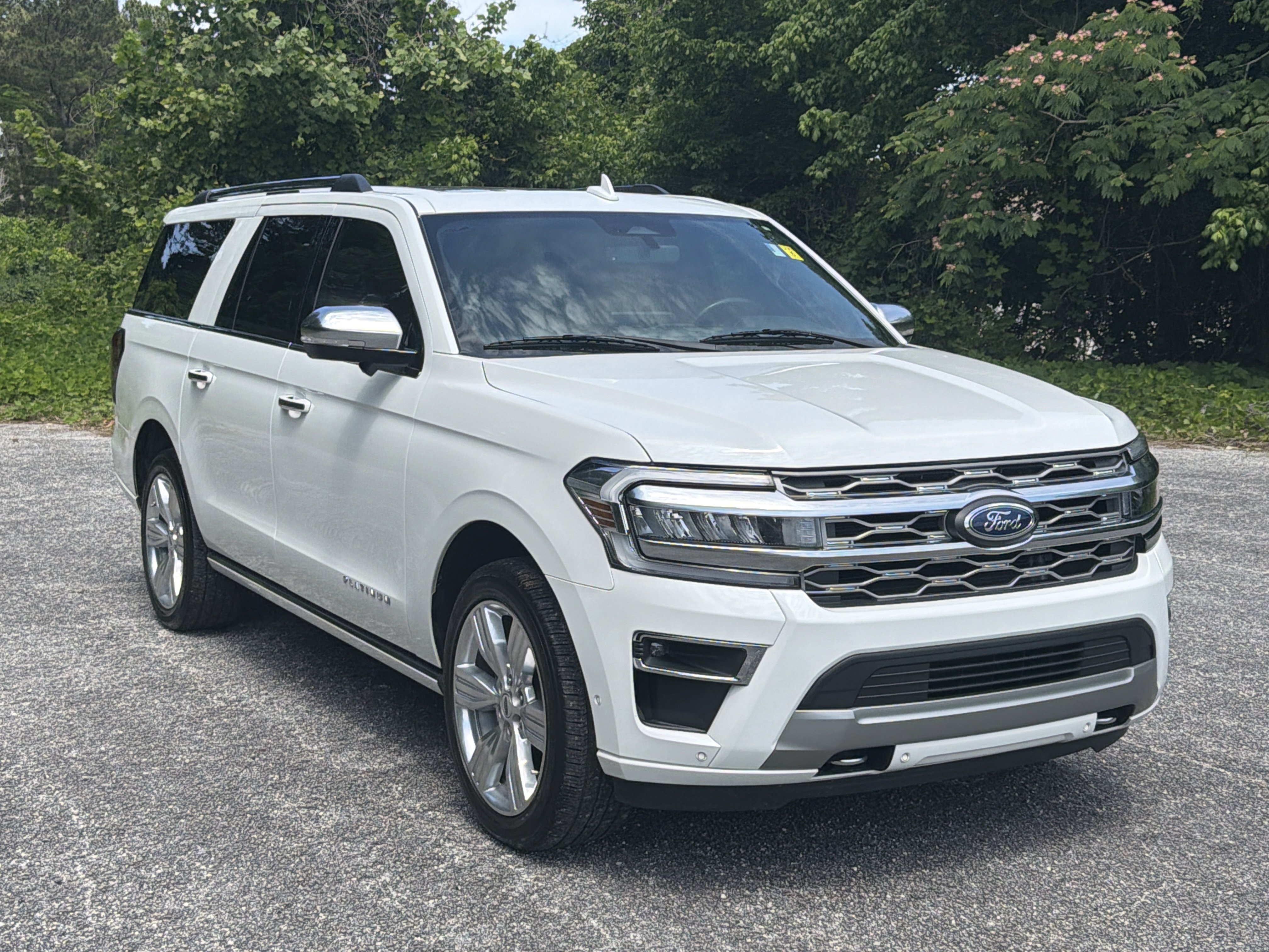 Used 2024 Ford Expedition Max Platinum AWD/4WD image 1