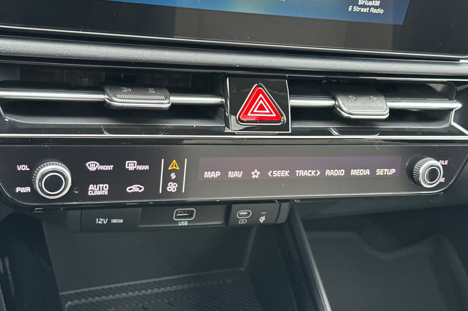 New 2025 Kia Niro SX Touring image 17