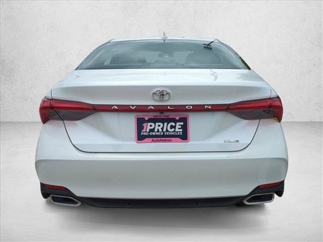 Used 2019 Toyota Avalon XLE w/ Moonroof Package FWD image 7