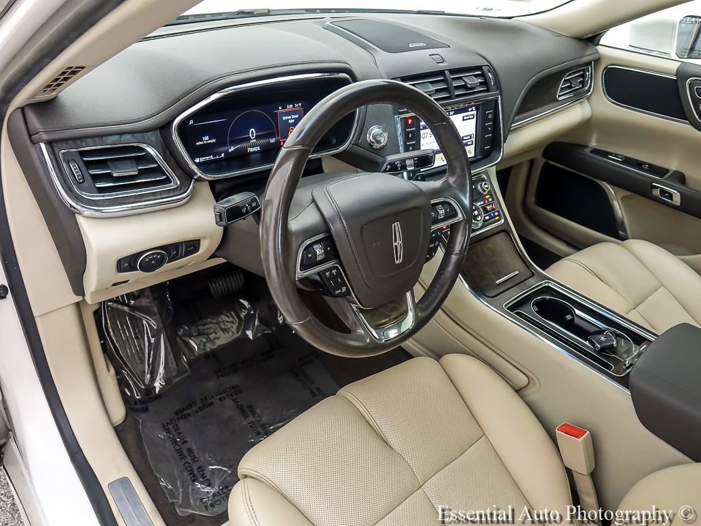 Used 2019 Lincoln Continental Select w/ Continental Climate Package FWD image 12
