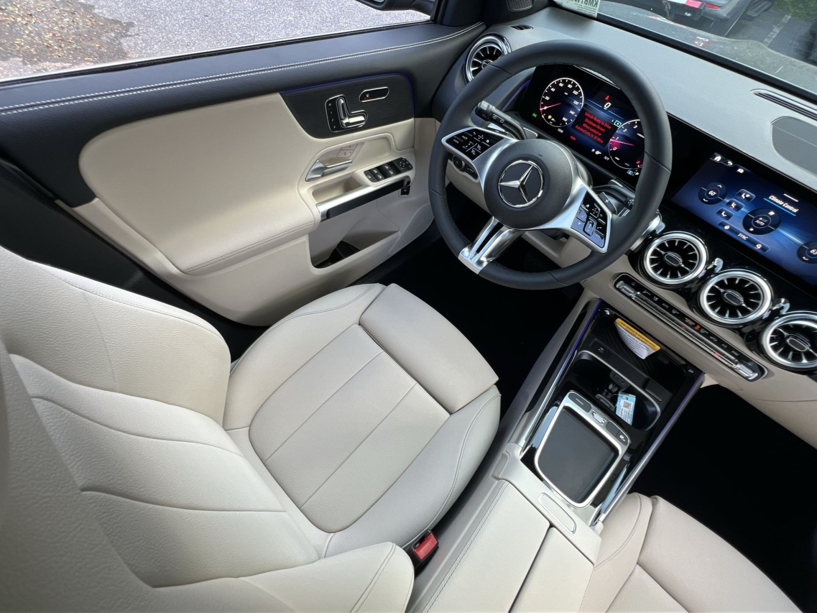 New 2026 Mercedes-Benz GLB 250 4MATIC image 16