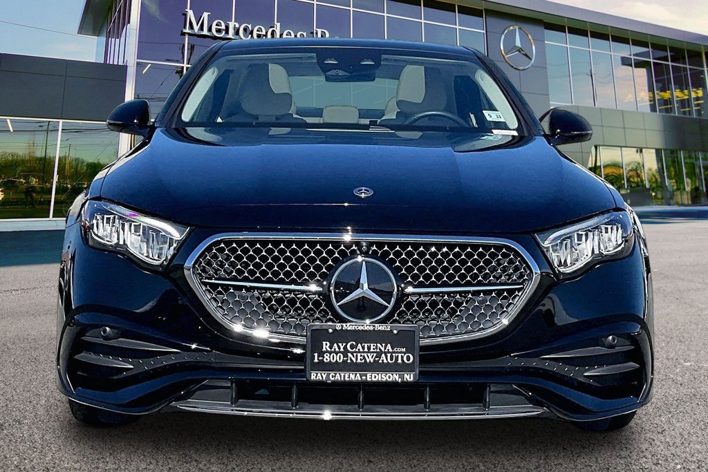 Used 2026 Mercedes-Benz E 350 4MATIC Sedan image 3