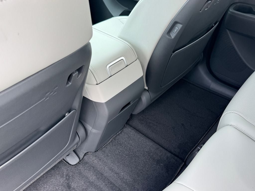 New 2027 Hyundai Santa Fe SEL FWD image 16