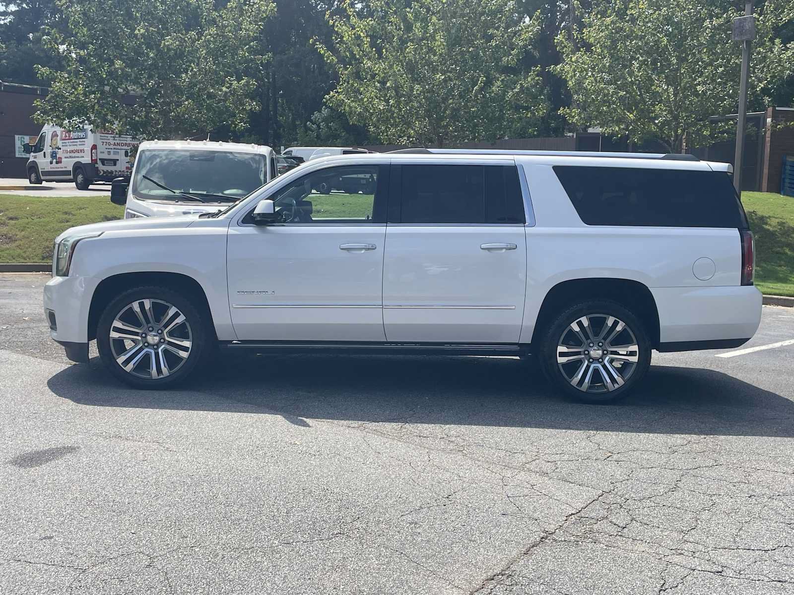 Used 2018 GMC Yukon XL Denali w/ Denali Ultimate Package RWD image 2