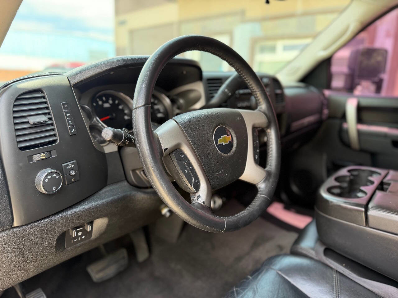 Used 2011 Chevrolet Silverado 2500 LT w/ Interior Plus Package AWD/4WD image 14