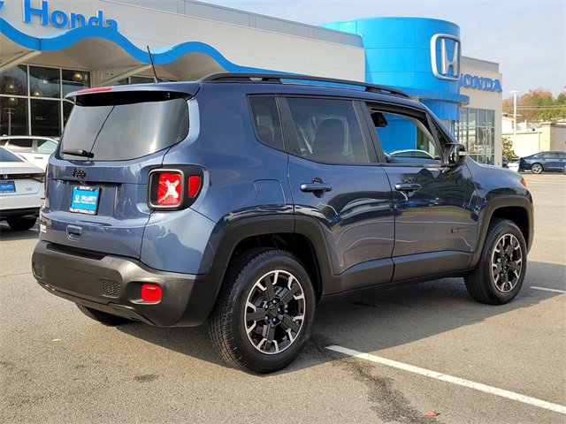 Used 2023 Jeep Renegade Latitude image 3