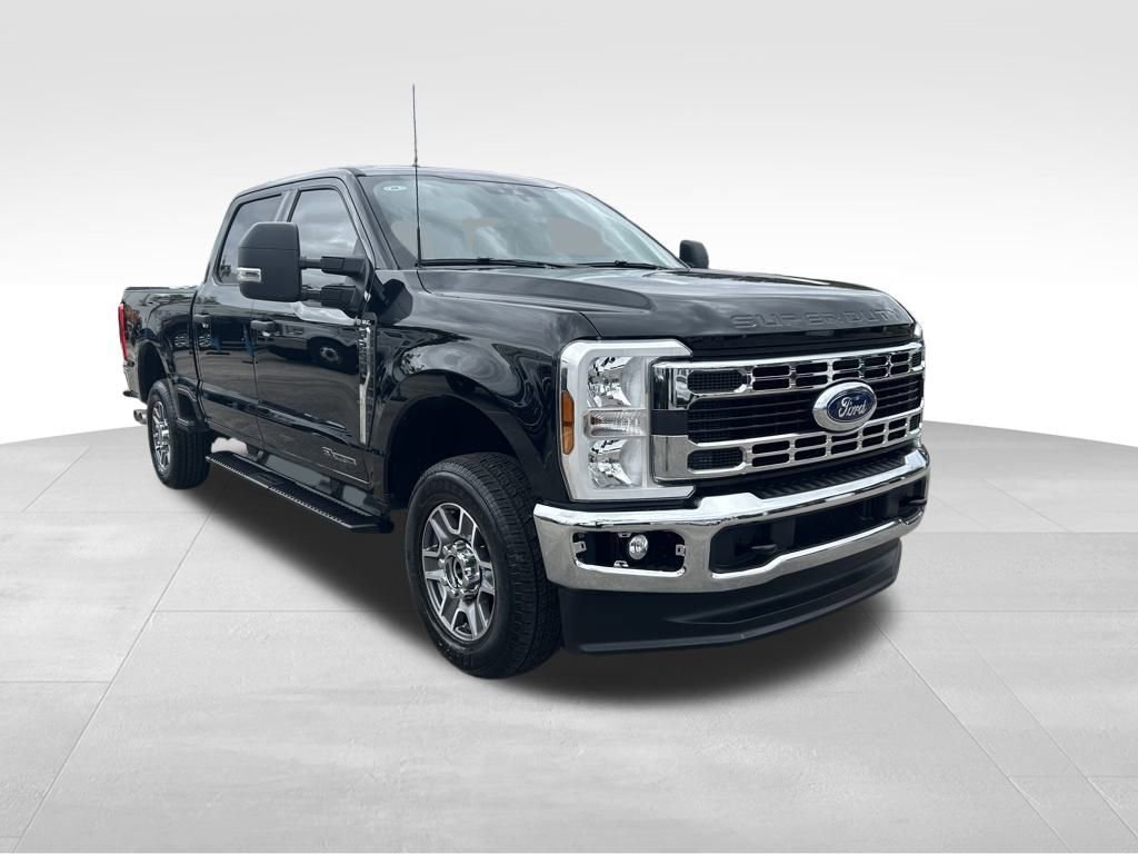 Used 2025 Ford F250 XLT image 2