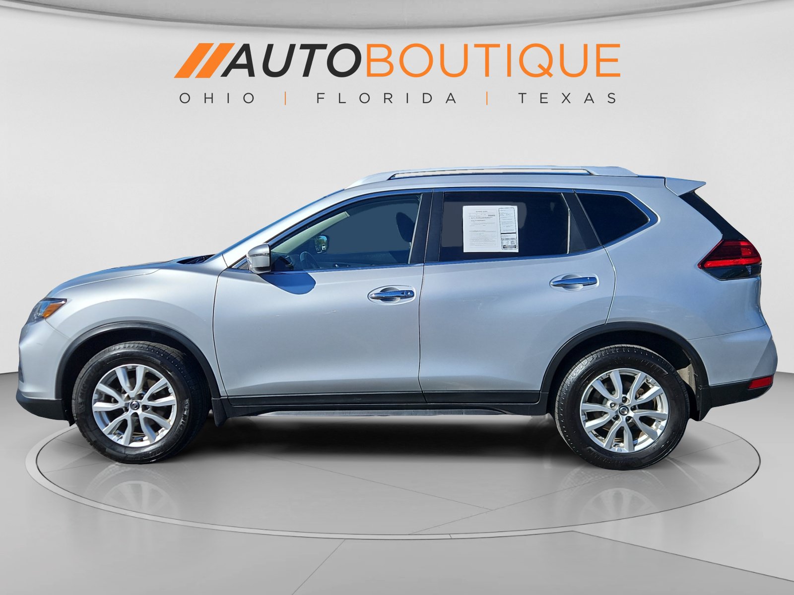 Used 2017 Nissan Rogue SV FWD image 2