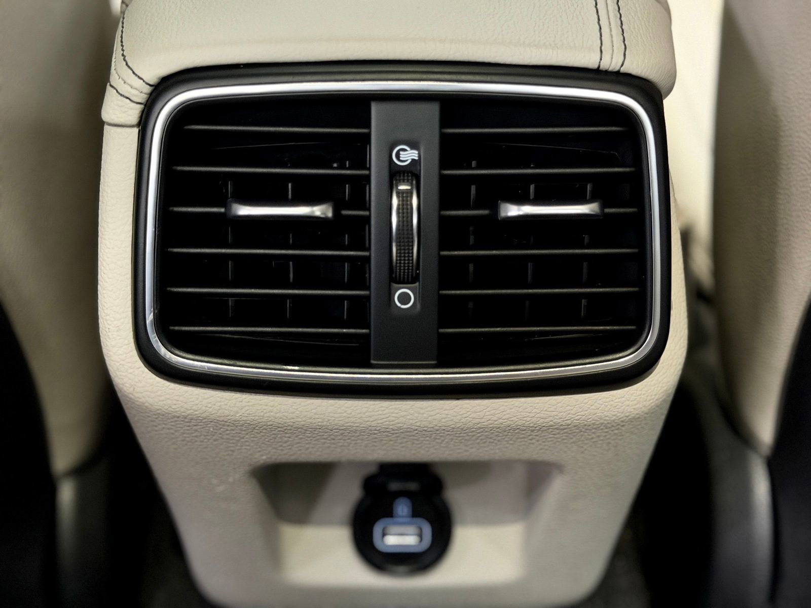 Used 2023 Genesis G70 2.0T AWD/4WD image 39