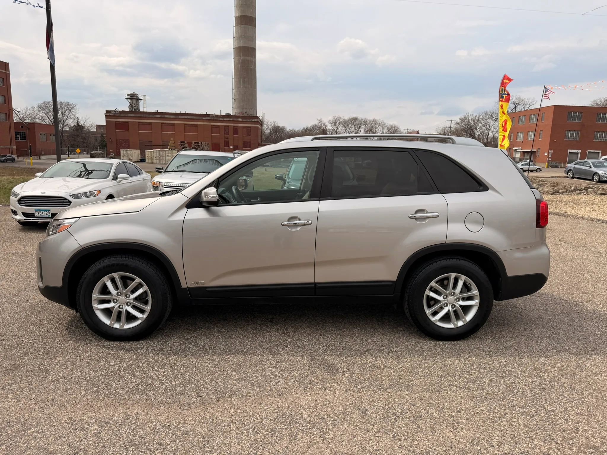 Used 2015 Kia Sorento LX image 2