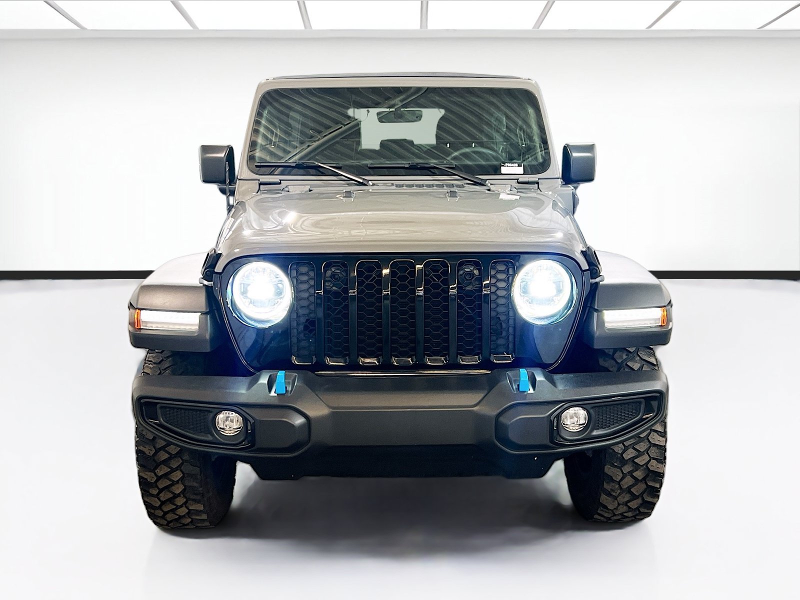 Used 2023 Jeep Wrangler Unlimited w/ Sun & Screen Package AWD/4WD image 2