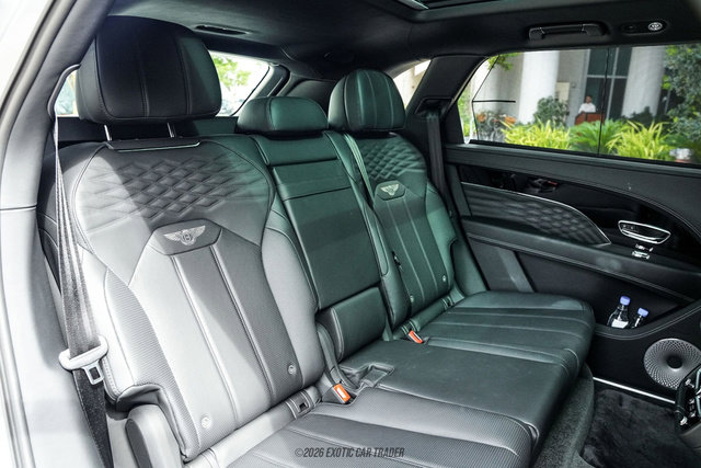 Used 2024 Bentley Bentayga Extended Wheelbase AWD/4WD image 53
