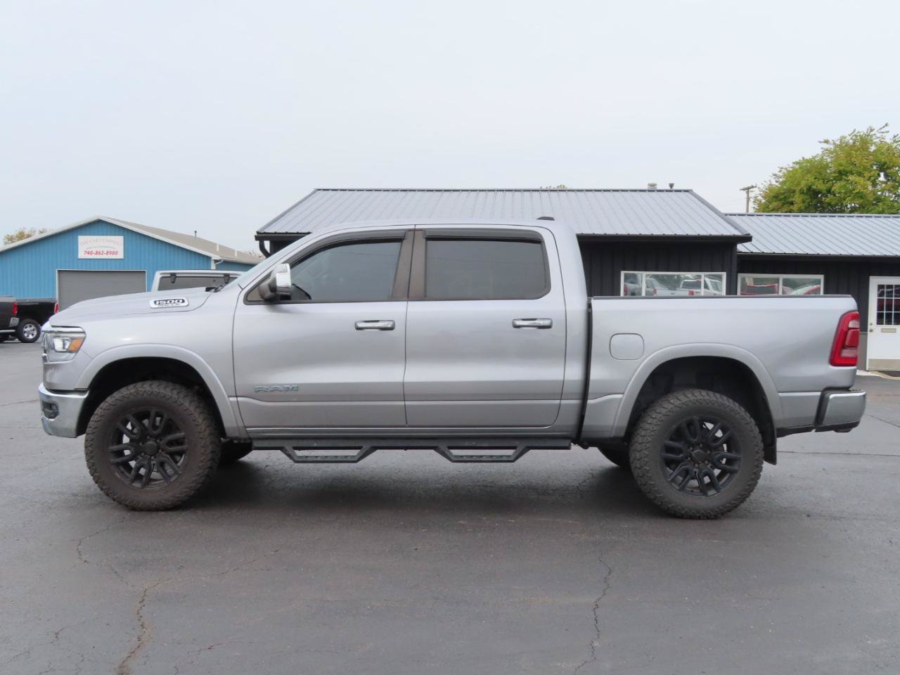 Used 2019 RAM 1500 Laramie AWD/4WD image 3