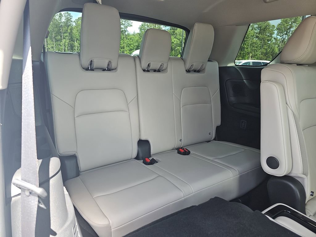 Used 2023 Nissan Pathfinder SL w/ SL Premium Package FWD image 16
