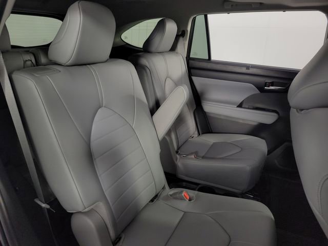 Used 2026 Toyota Highlander XLE AWD/4WD image 17