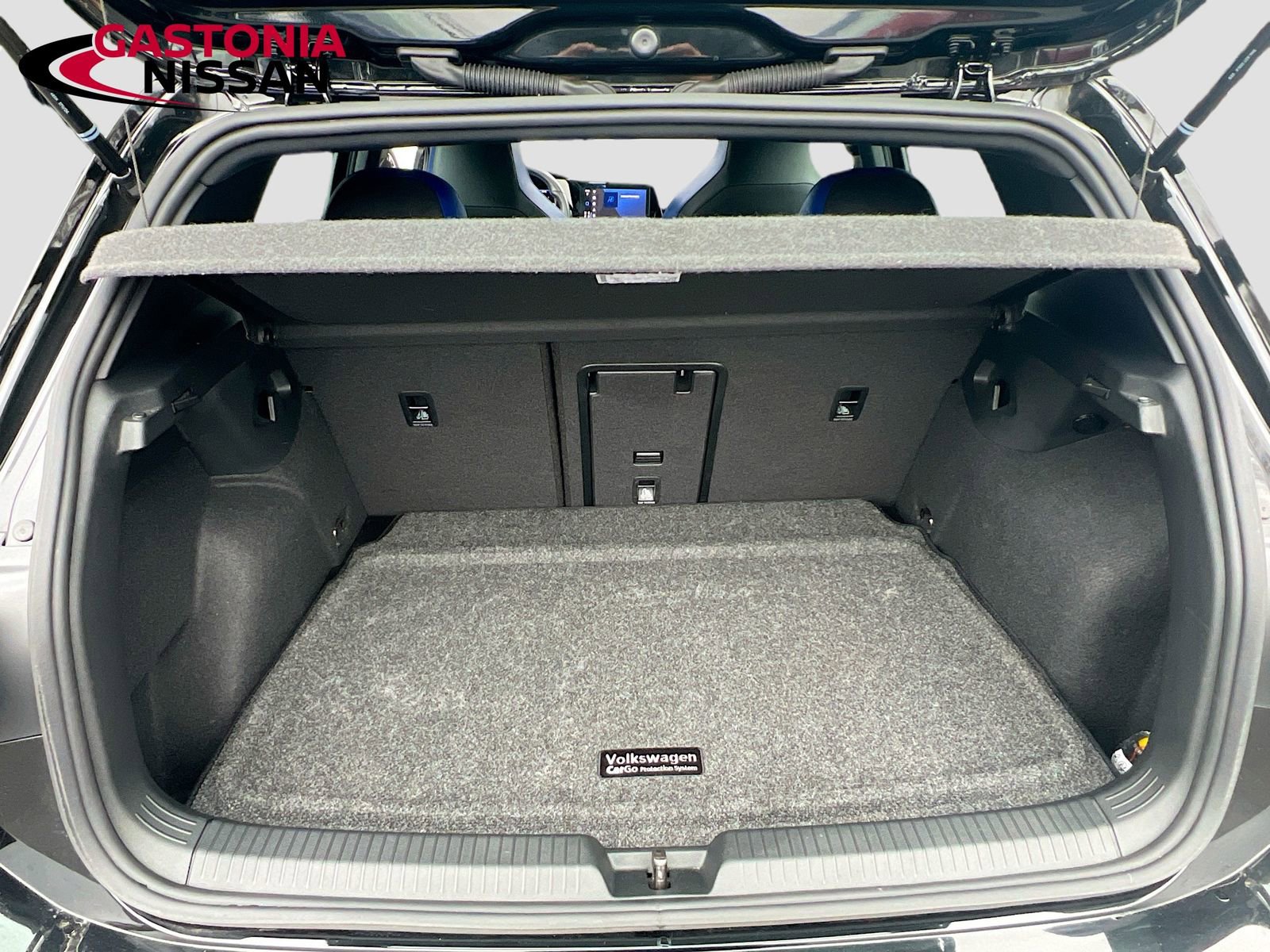 Used 2024 Volkswagen Golf R image 33