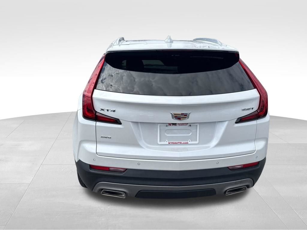Used 2022 Cadillac XT4 Premium Luxury w/ Technology Package image 4