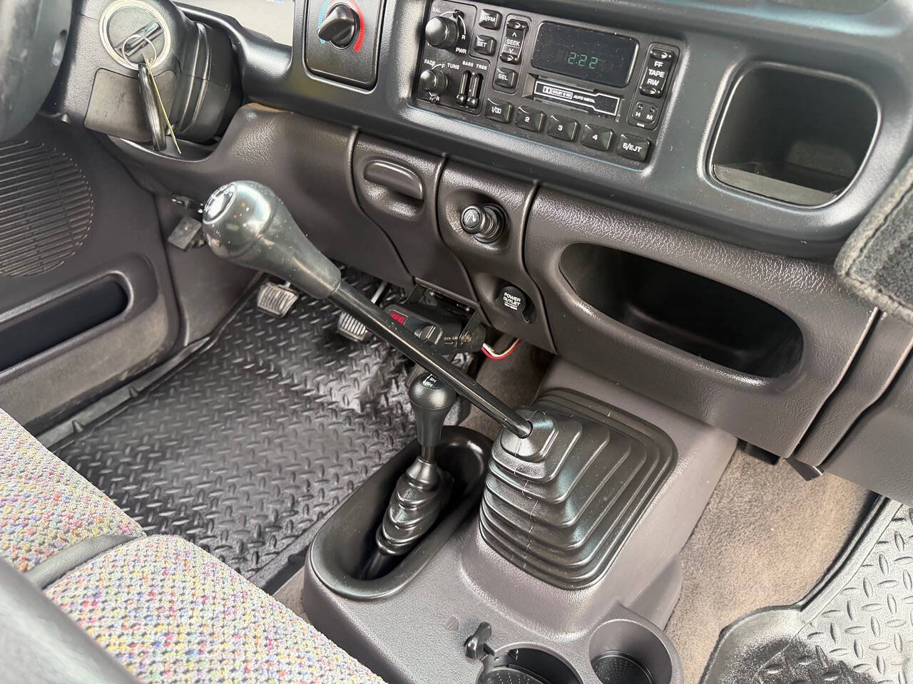 Used 2001 Dodge Ram 3500 Truck 4x4 Quad Cab image 2