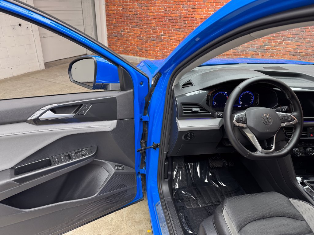 Used 2022 Volkswagen Taos SEL FWD image 8