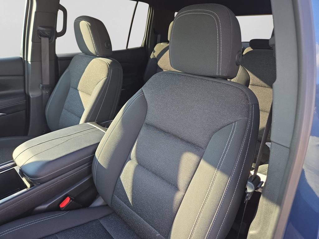 Used 2025 Chevrolet Traverse LT AWD/4WD image 24