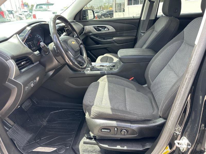 Used 2020 Chevrolet Traverse LT image 13