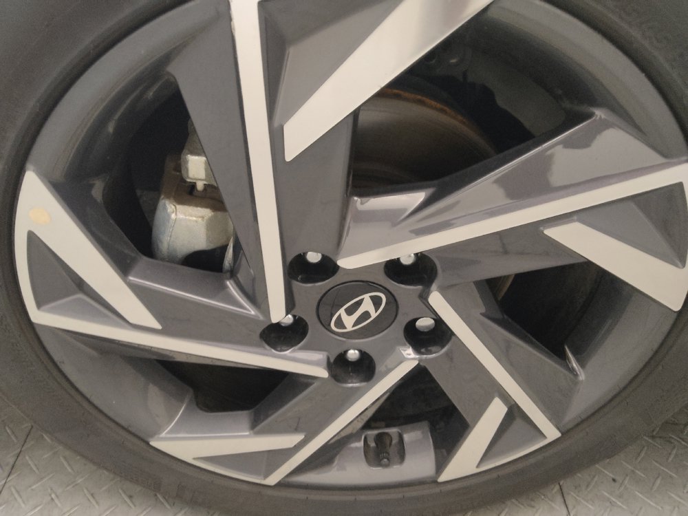 Used 2025 Hyundai Elantra Sport FWD image 31